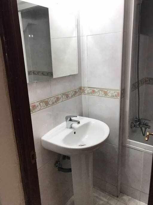 Agradable Apartamento En Zona Malasana Madrid Apartment Luaran gambar
